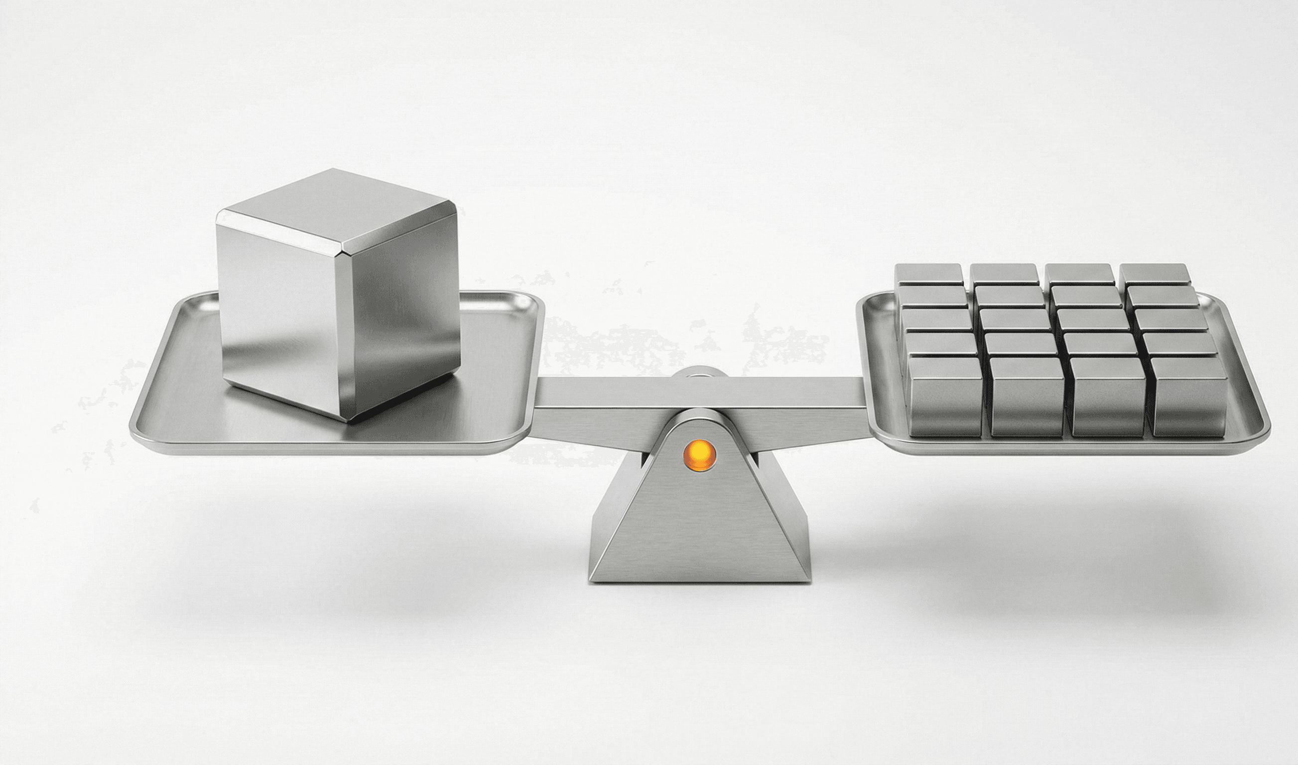 Balanza con bloques metálicos que representa equilibrar producto y operación
